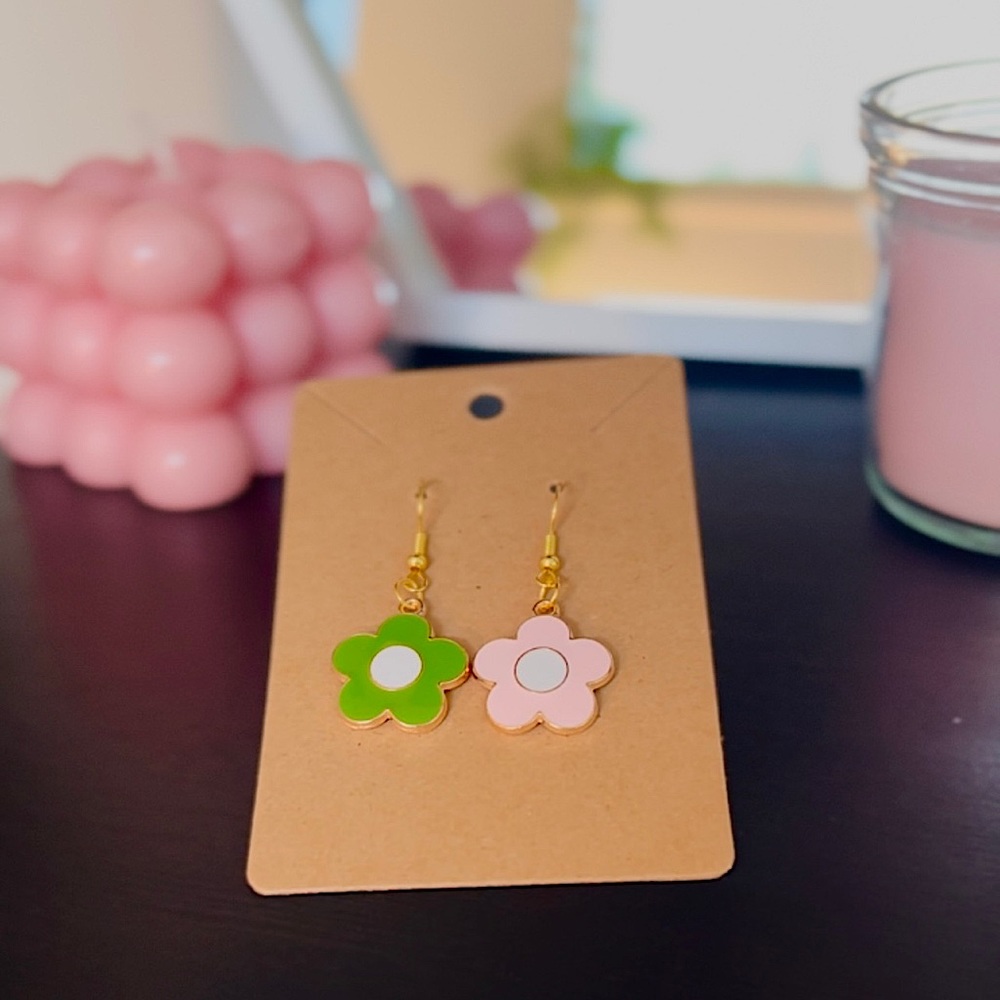 Handmade earrings in gold